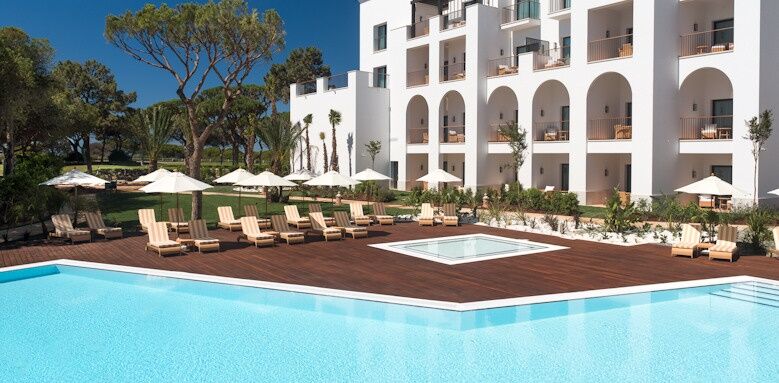 Pine Cliffs Ocean Suites, main image