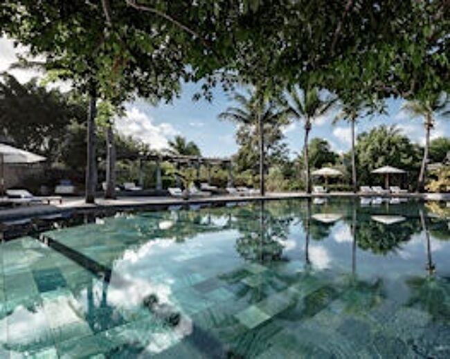 Maradiva, pool
