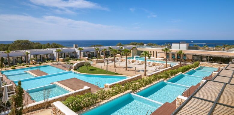Barcelo Nura, pools