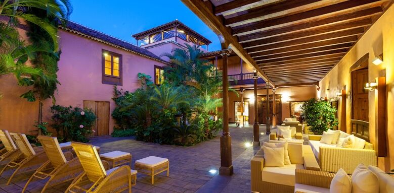 Hotel LIVVO  La Quinta Roja