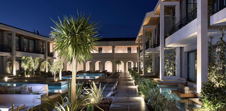 Contessina Suites & Spa, green view build