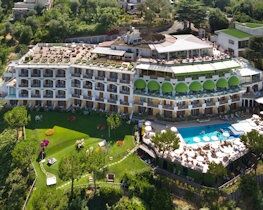 Grand Hotel President, exterior overview