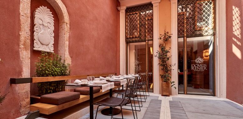 Domus Renier Boutique Hotel