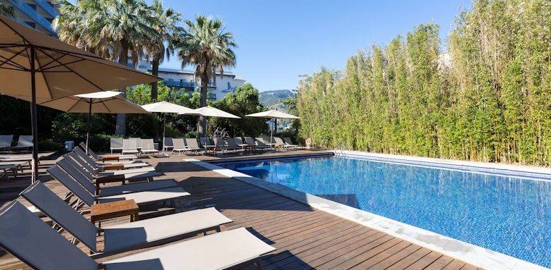 Aimia Hotel, pool