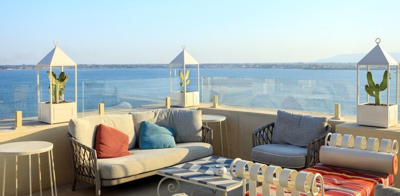 Grand Hotel Des Etrangers, exterior sea view