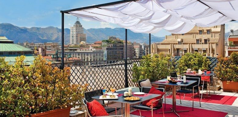Hotel Plaza Opera, terrace