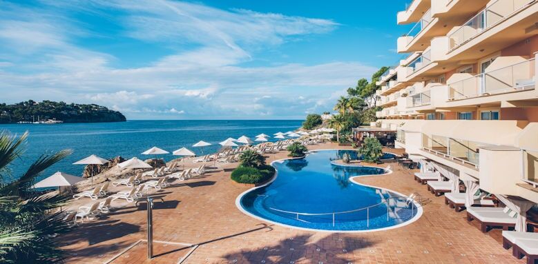 Jardin del Sol, gardens and pool