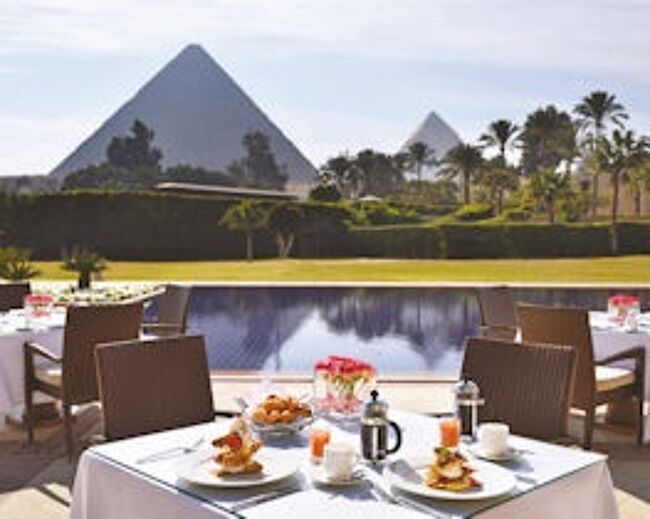 Marriot Mena House, pyramid view