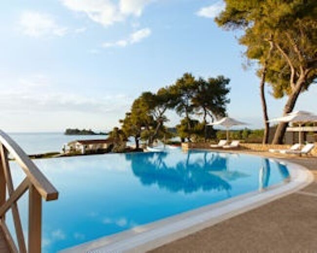 sani club, infinity pool main