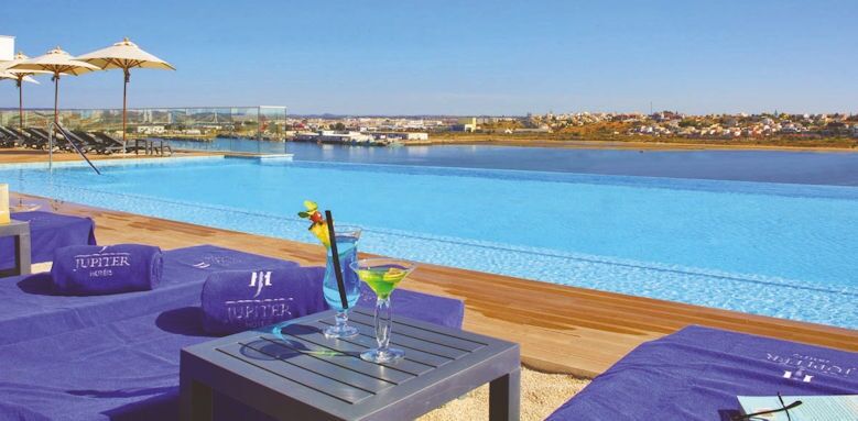 Jupiter Marina, pool view