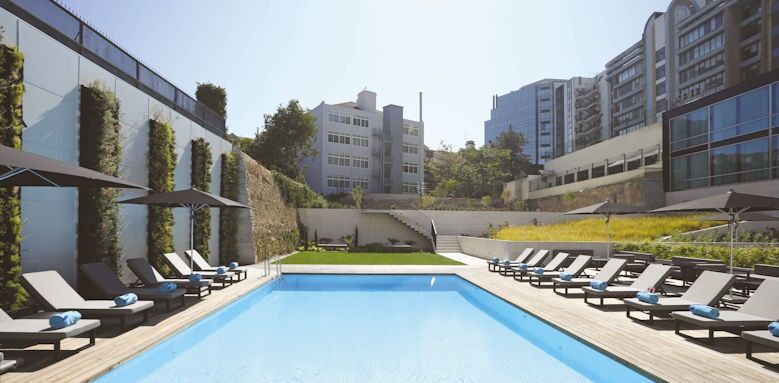 Iberostar Lisboa, pool area