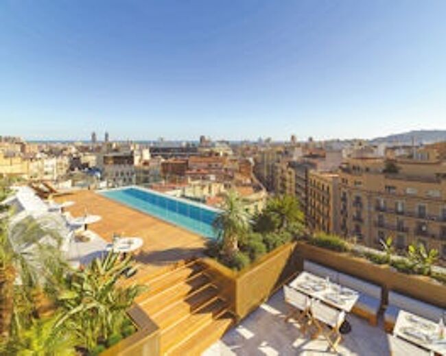 The One Barcelona, pool area