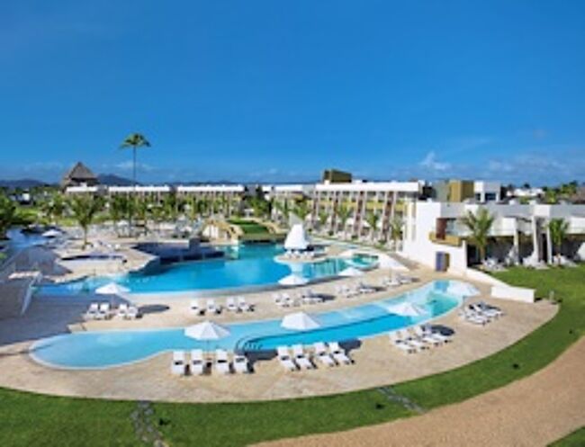 Dreams Onyx Resort & Spa, main pool overview