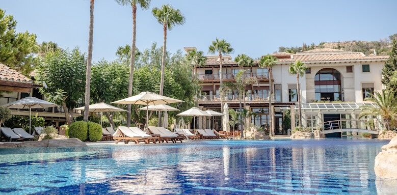 Columbia Beach Resort, pool exterior